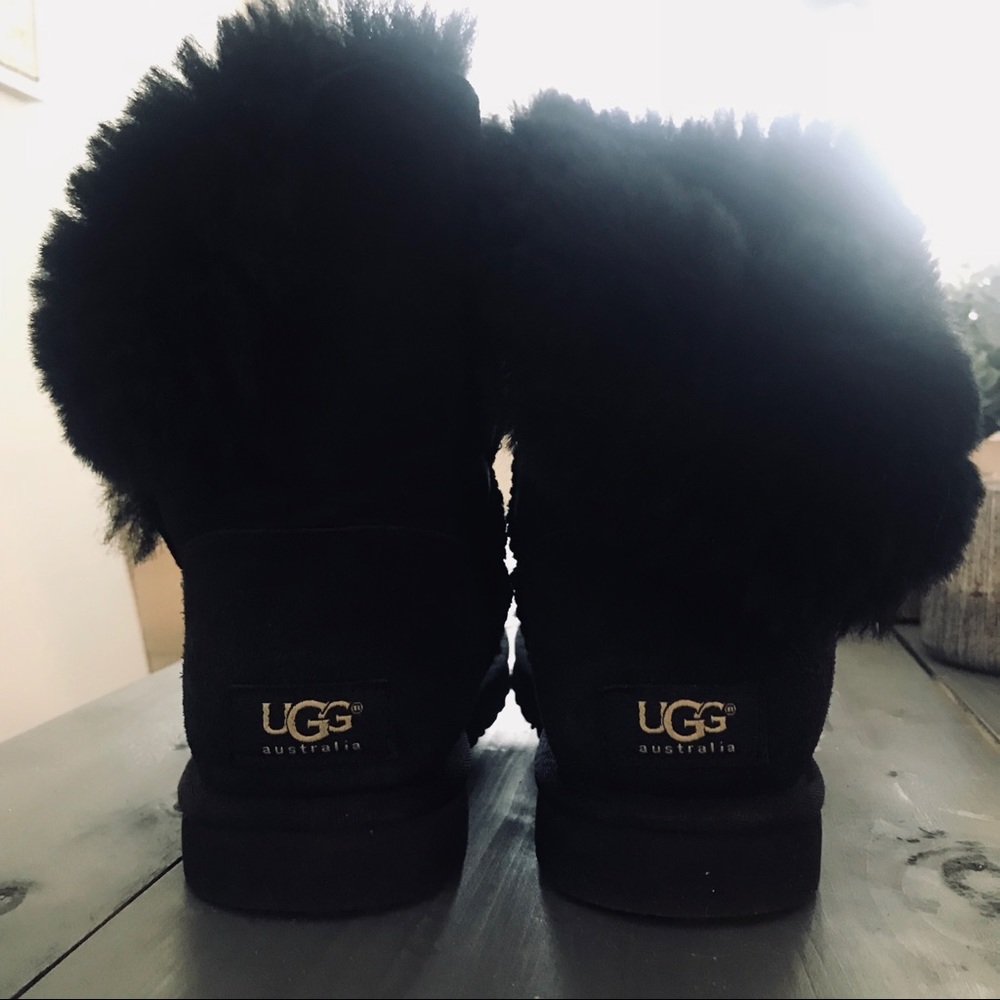 Black Ugg boots